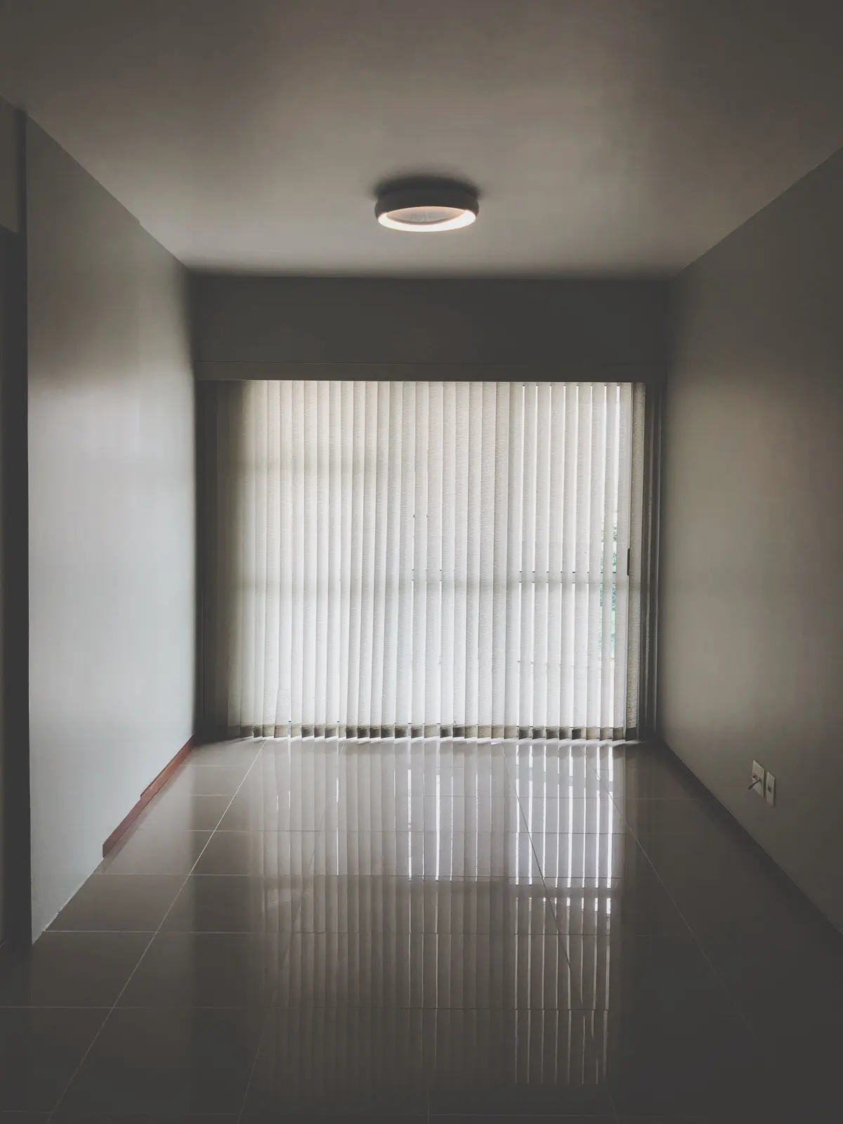 Spacious hardwood flooring